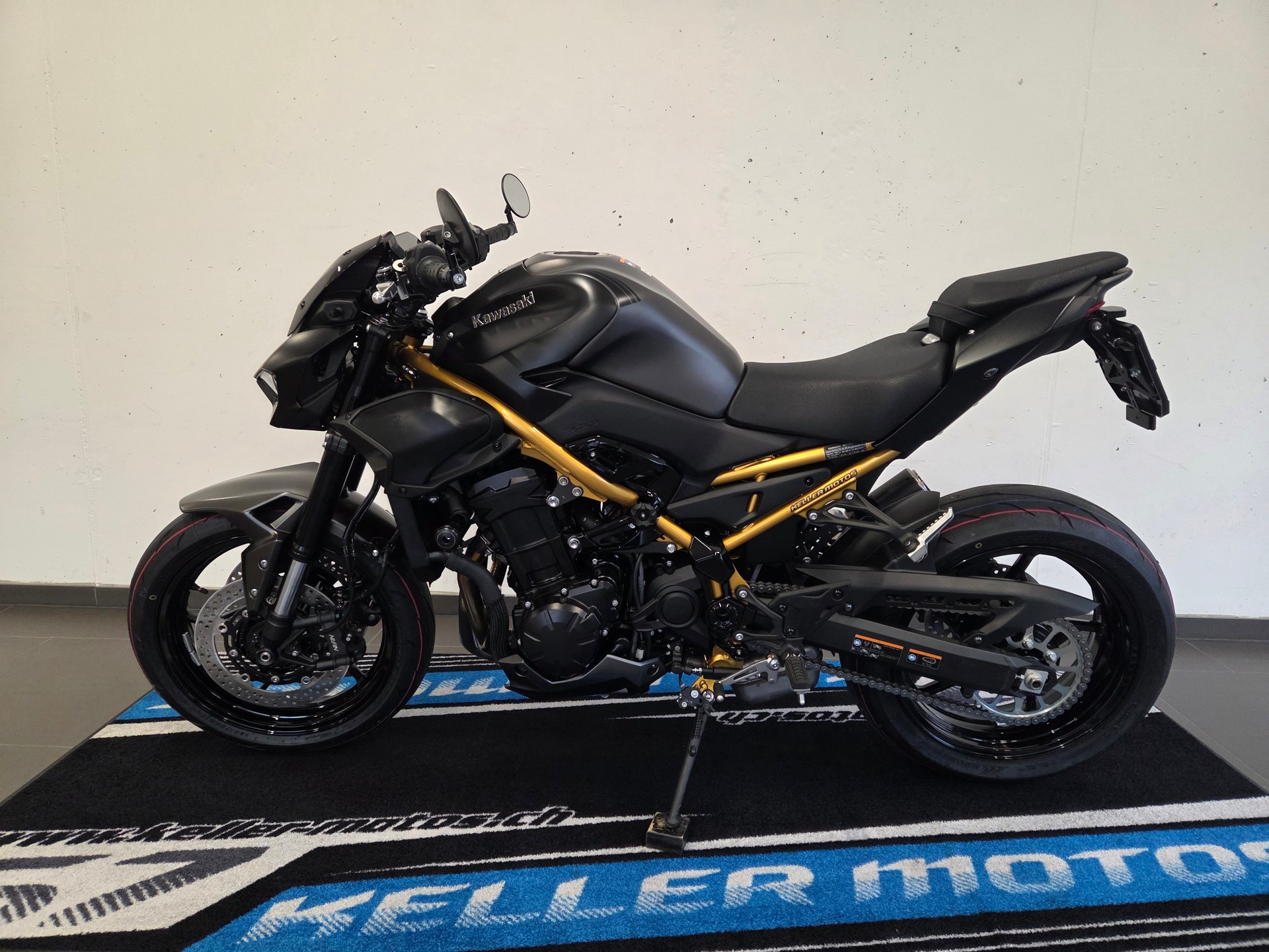KAWASAKI Z 900 (35kW) Platin Edition-showroom-element-1