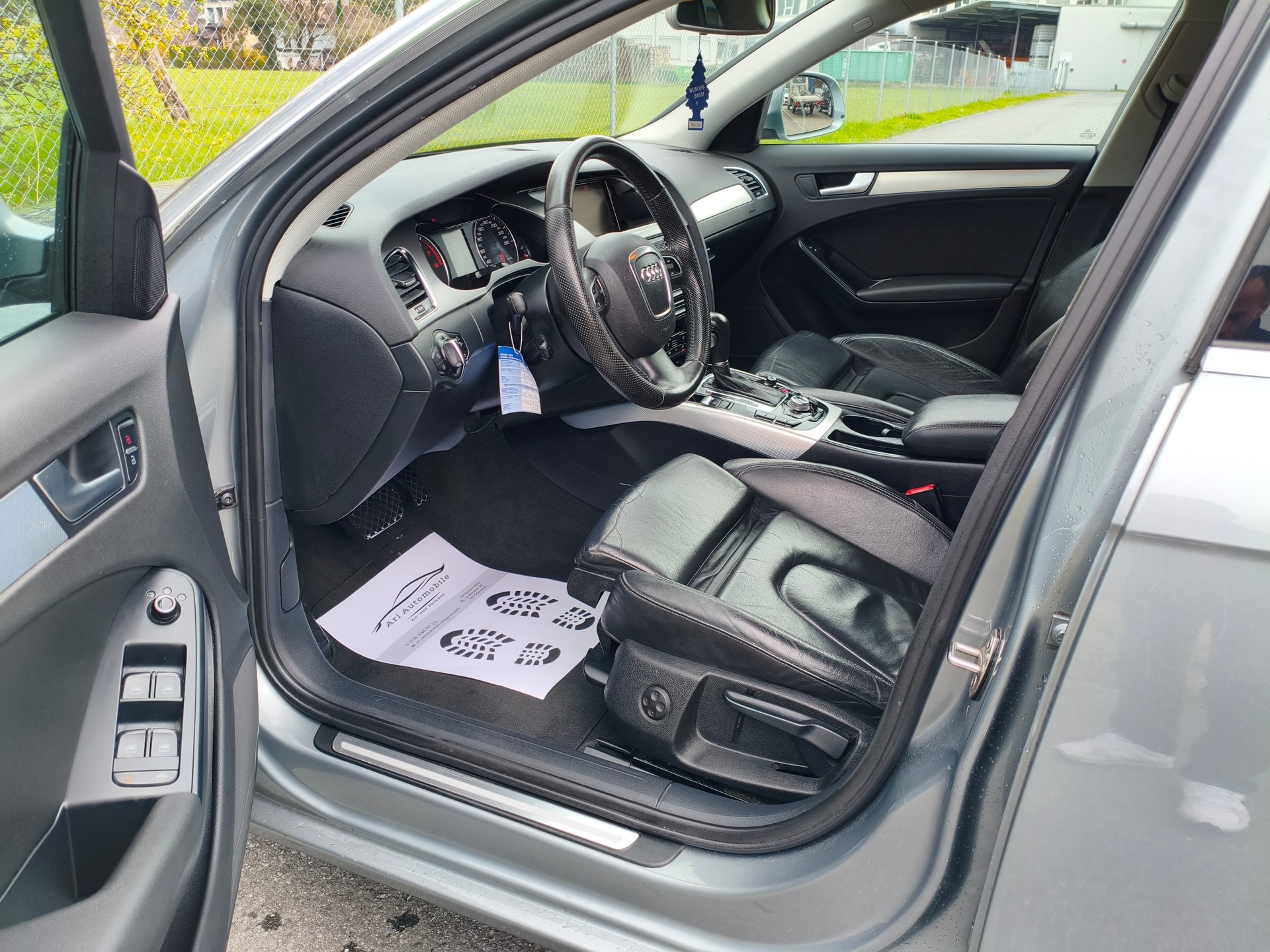 AUDI A4 Avant 2.0 TFSI multitronic-image-12