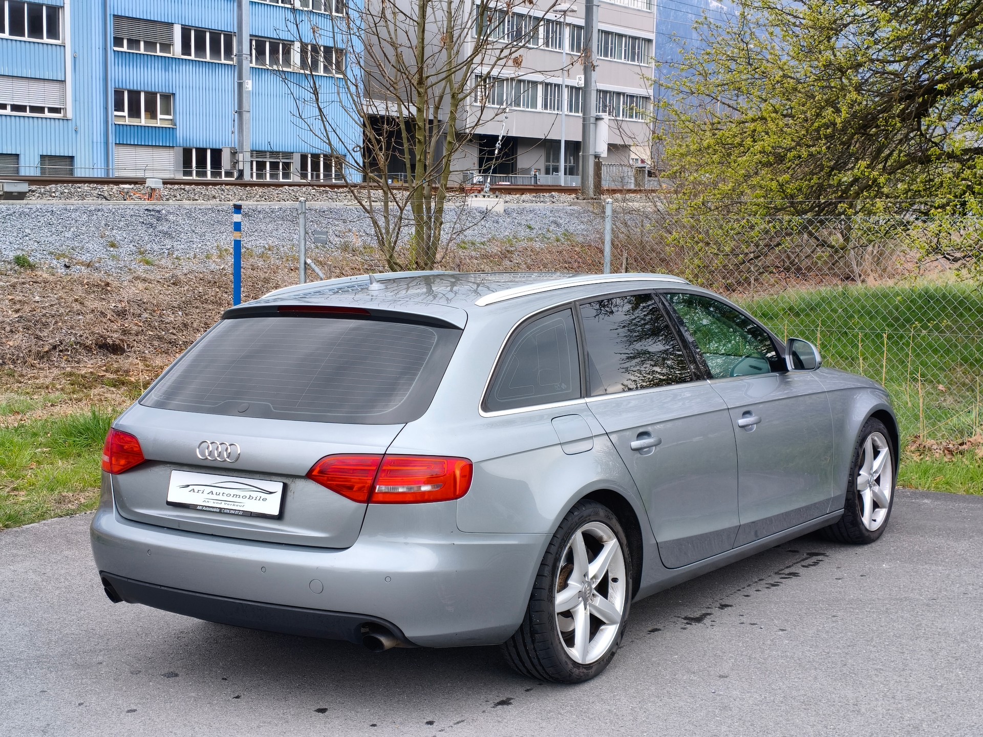 AUDI A4 Avant 2.0 TFSI multitronic-image-6