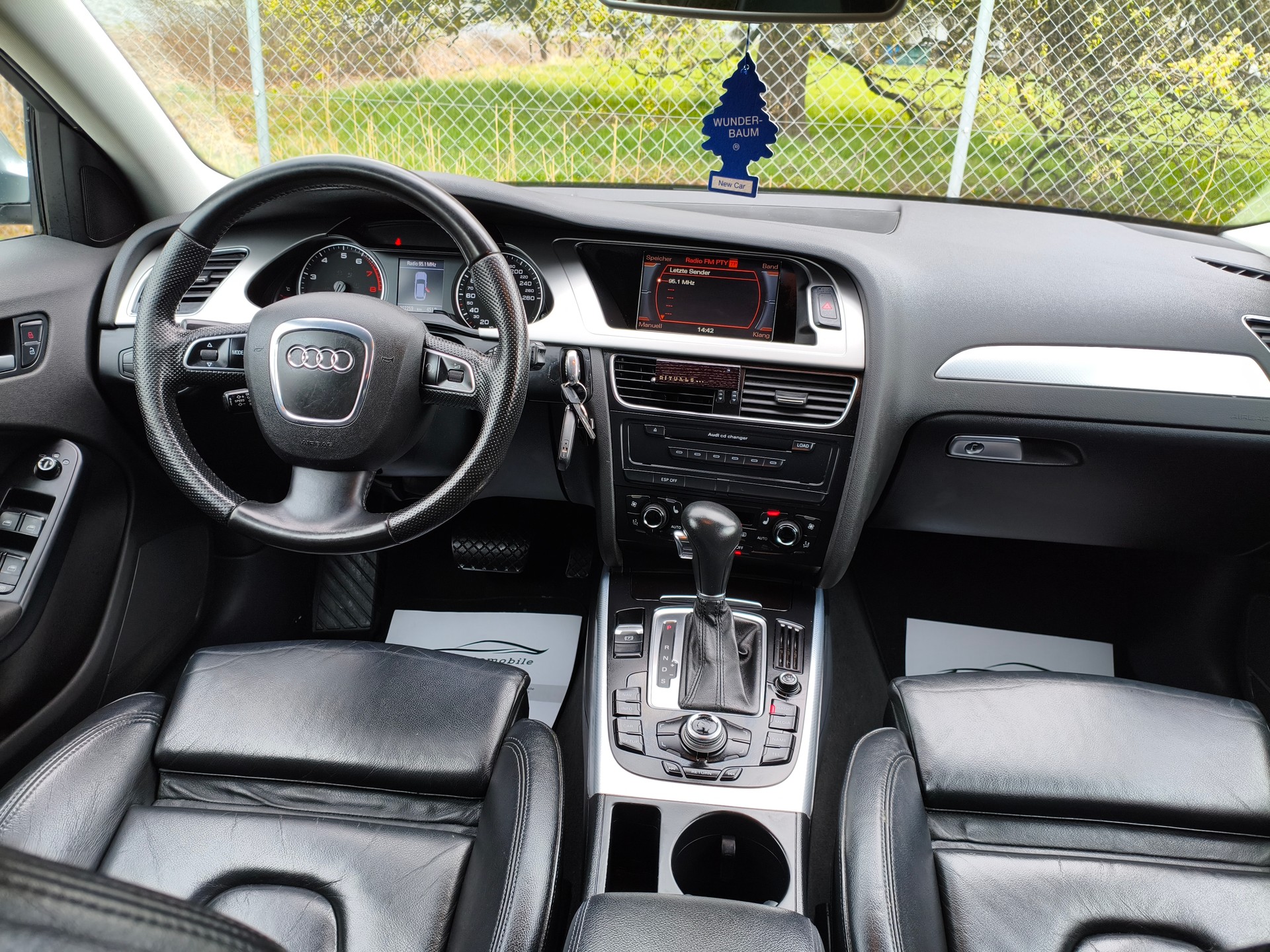 AUDI A4 Avant 2.0 TFSI multitronic-image-14