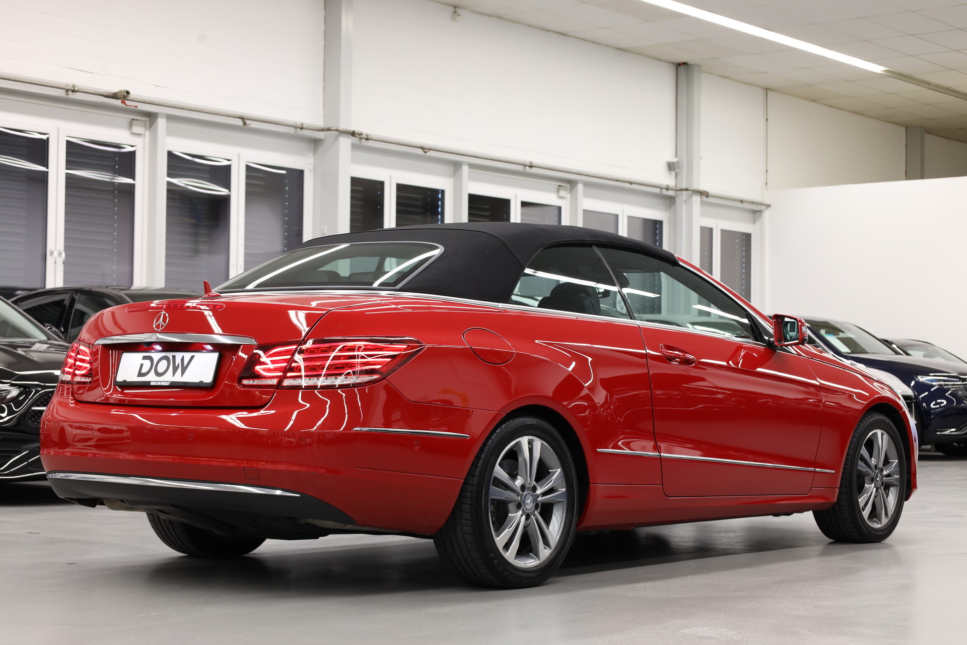 MERCEDES-BENZ E 320 Cabriolet-image-5
