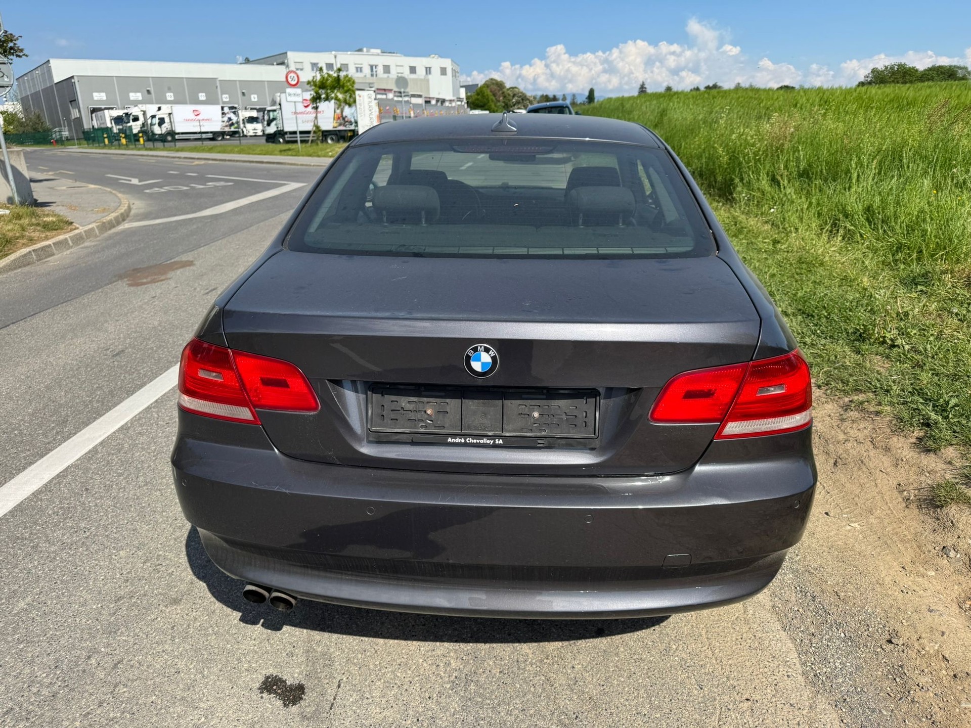 BMW 325xi Coupé-image-2