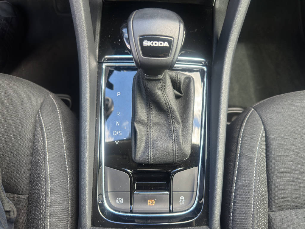 SKODA Karoq 1.5 TSI Ambition DSG-image-15