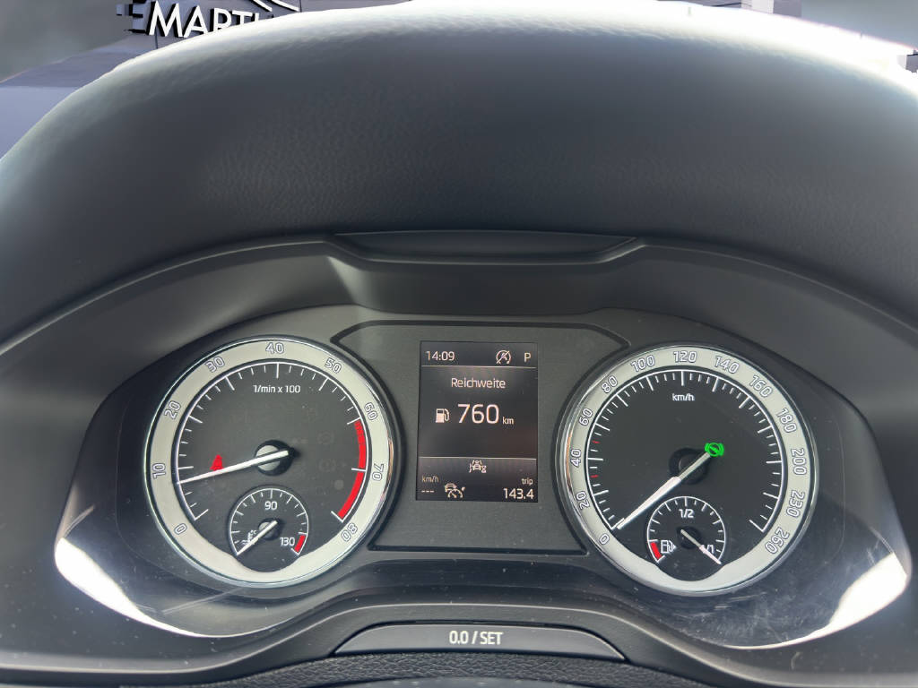 SKODA Karoq 1.5 TSI Ambition DSG-image-13