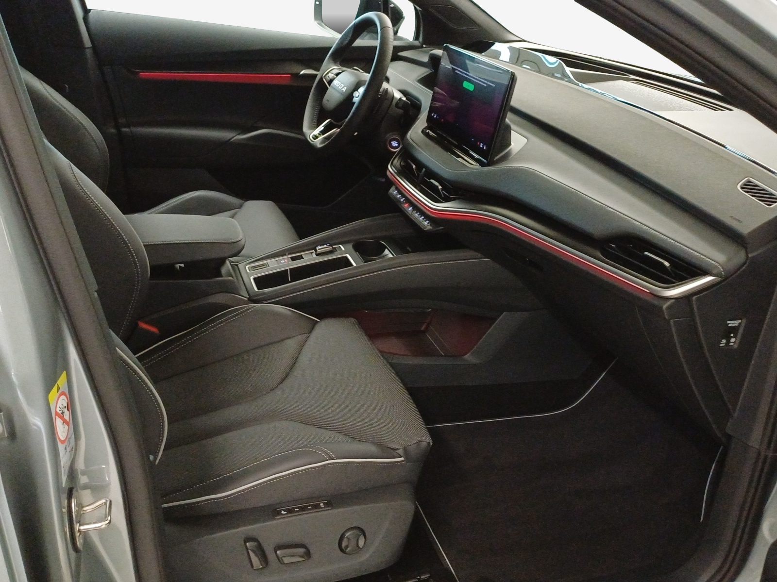 SKODA Enyaq 4x4 RS-image-15