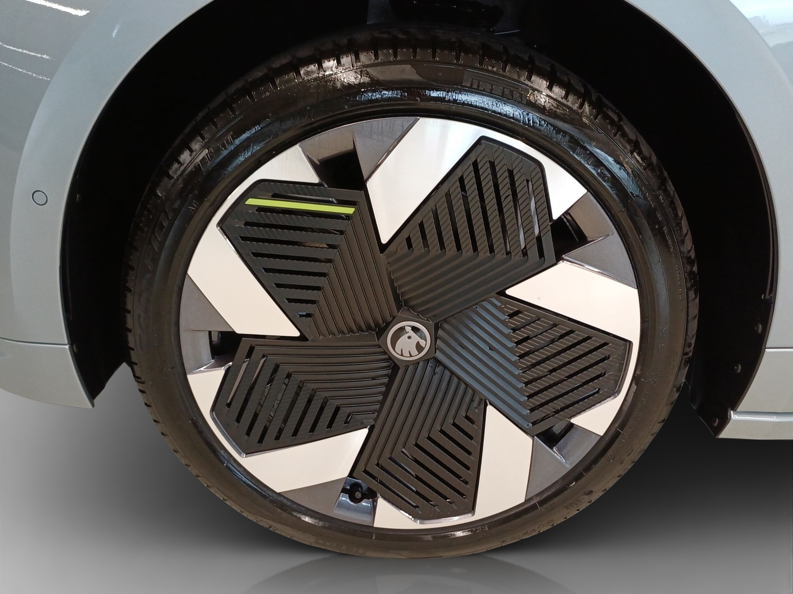 SKODA Enyaq 4x4 RS-image-13