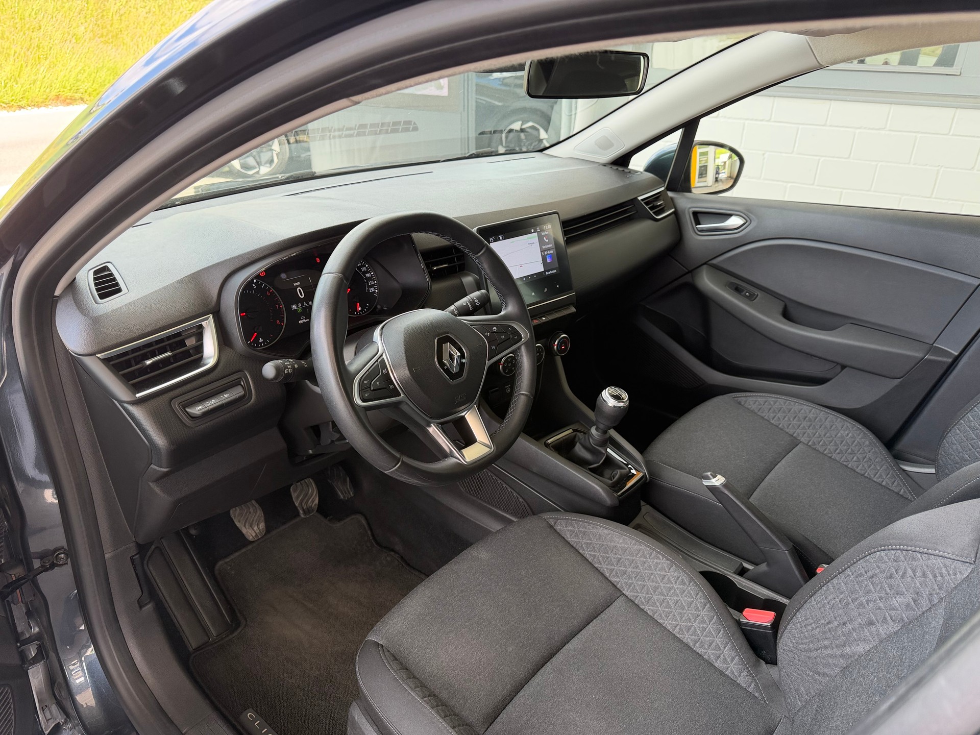 RENAULT Clio 1.0 Zen-image-8
