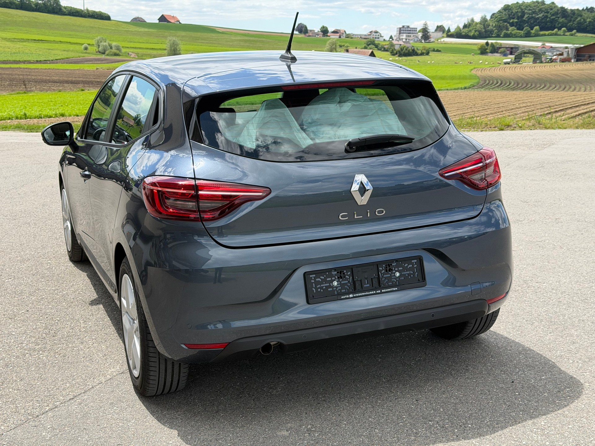 RENAULT Clio 1.0 Zen-image-4