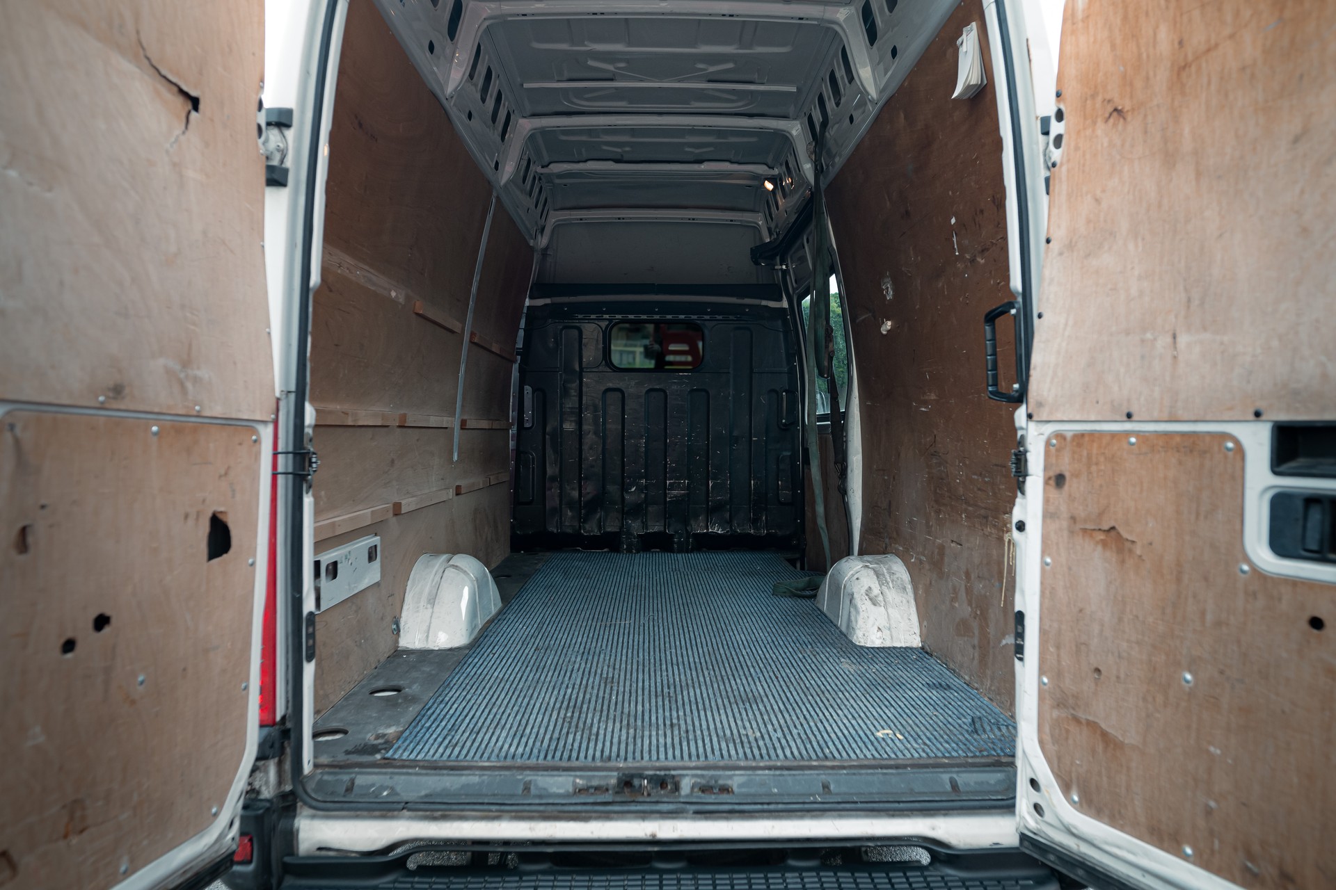 IVECO 35 C 12 V GJBA46A2B1-image-6