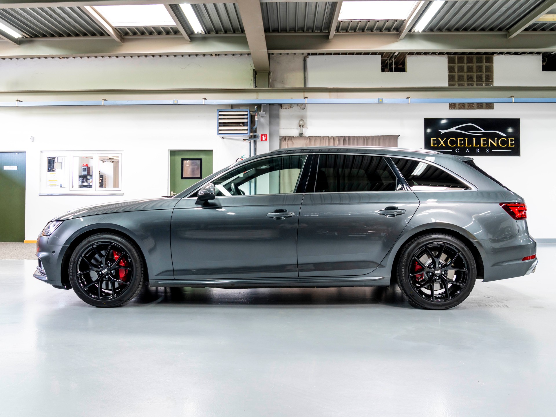 AUDI S4 Avant 3.0 TFSI quattro tiptronic-showroom-element-3