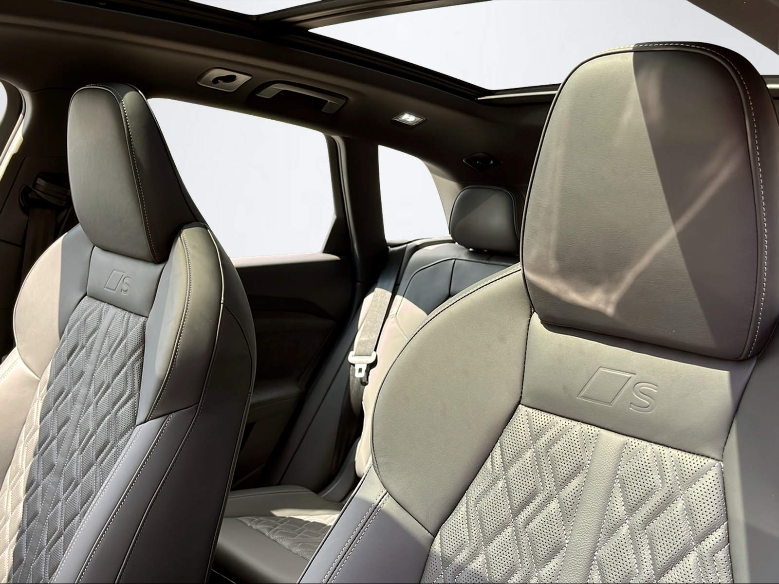 AUDI SQ5 SUV TFSI quat. 270 kW S t. 3000ccm 367PS/270kW 6 Zylinder V6 TFSI Benzin / mHEV-image-12