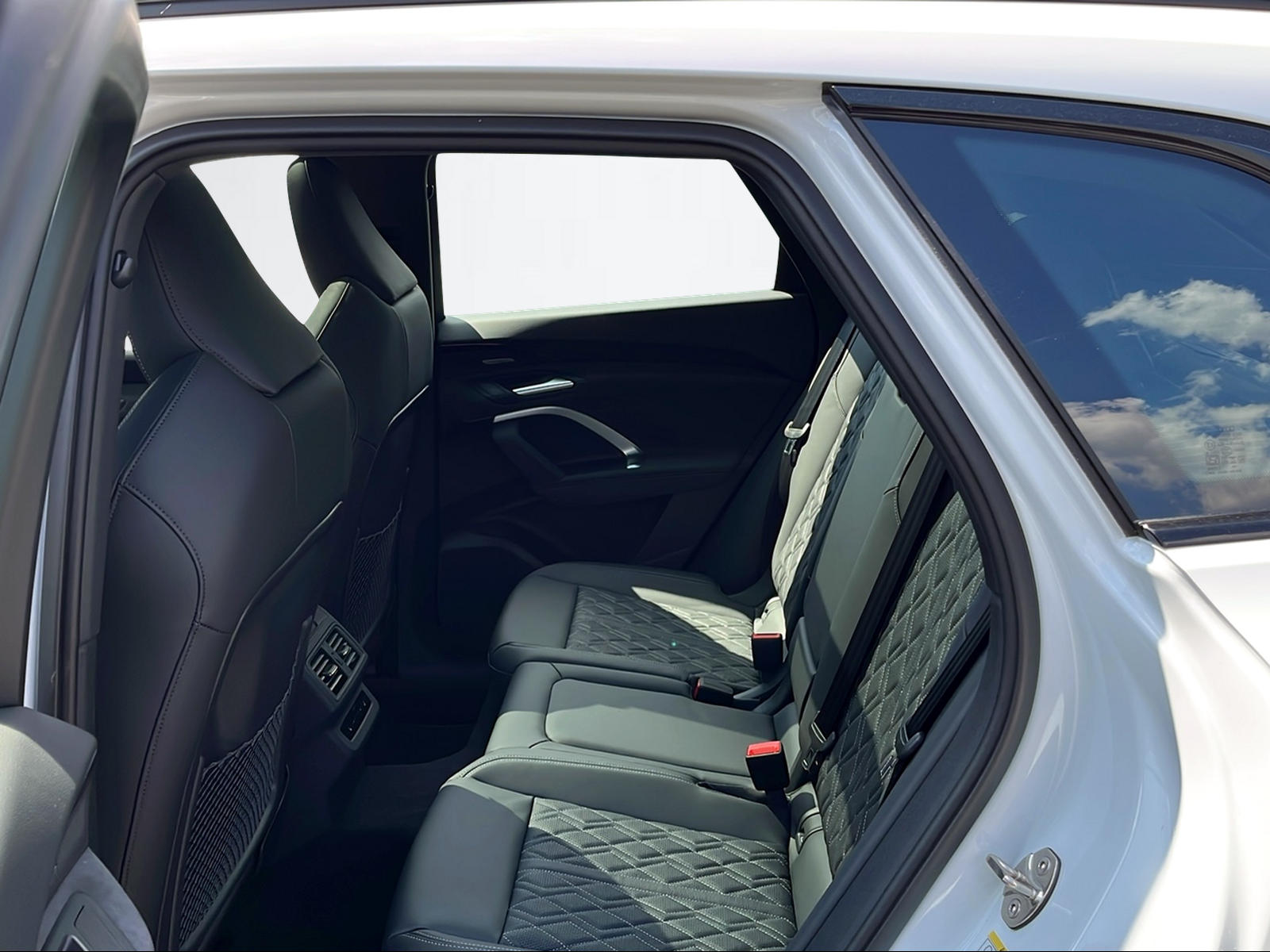 AUDI SQ5 SUV TFSI quat. 270 kW S t. 3000ccm 367PS/270kW 6 Zylinder V6 TFSI Benzin / mHEV-image-8