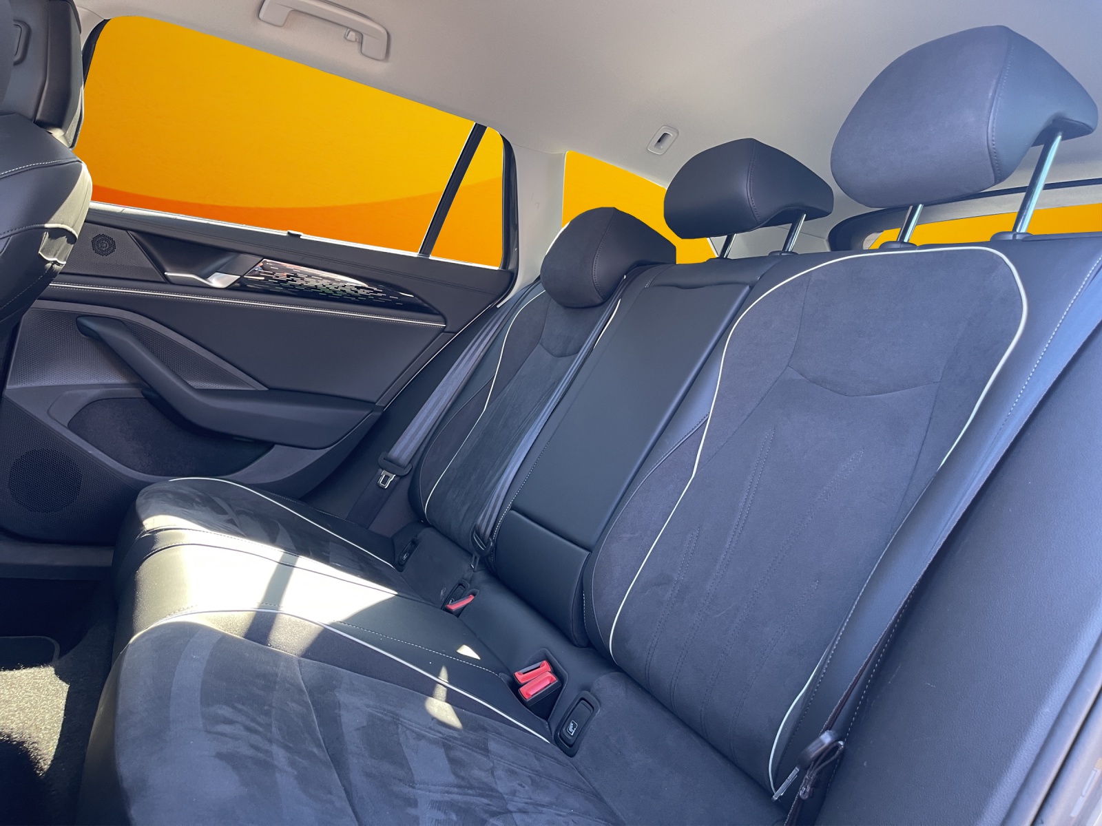 VW Passat Variant 2.0 TDI evo Elegance 4 Motion DSG *** Garantie 5ans / 150'000KM ***-image-10