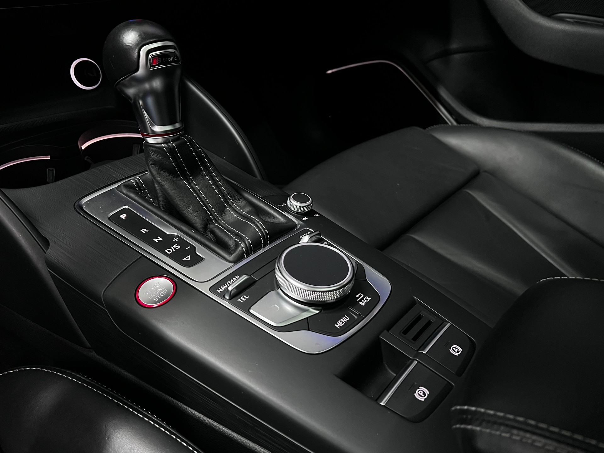 AUDI S3 Sportback 2.0 TFSI quattro S-tronic-image-9