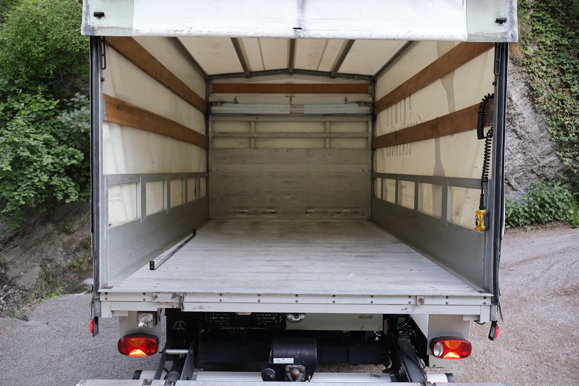 MERCEDES-BENZ Sprinter 519 CDI Lang 4x4-image-6