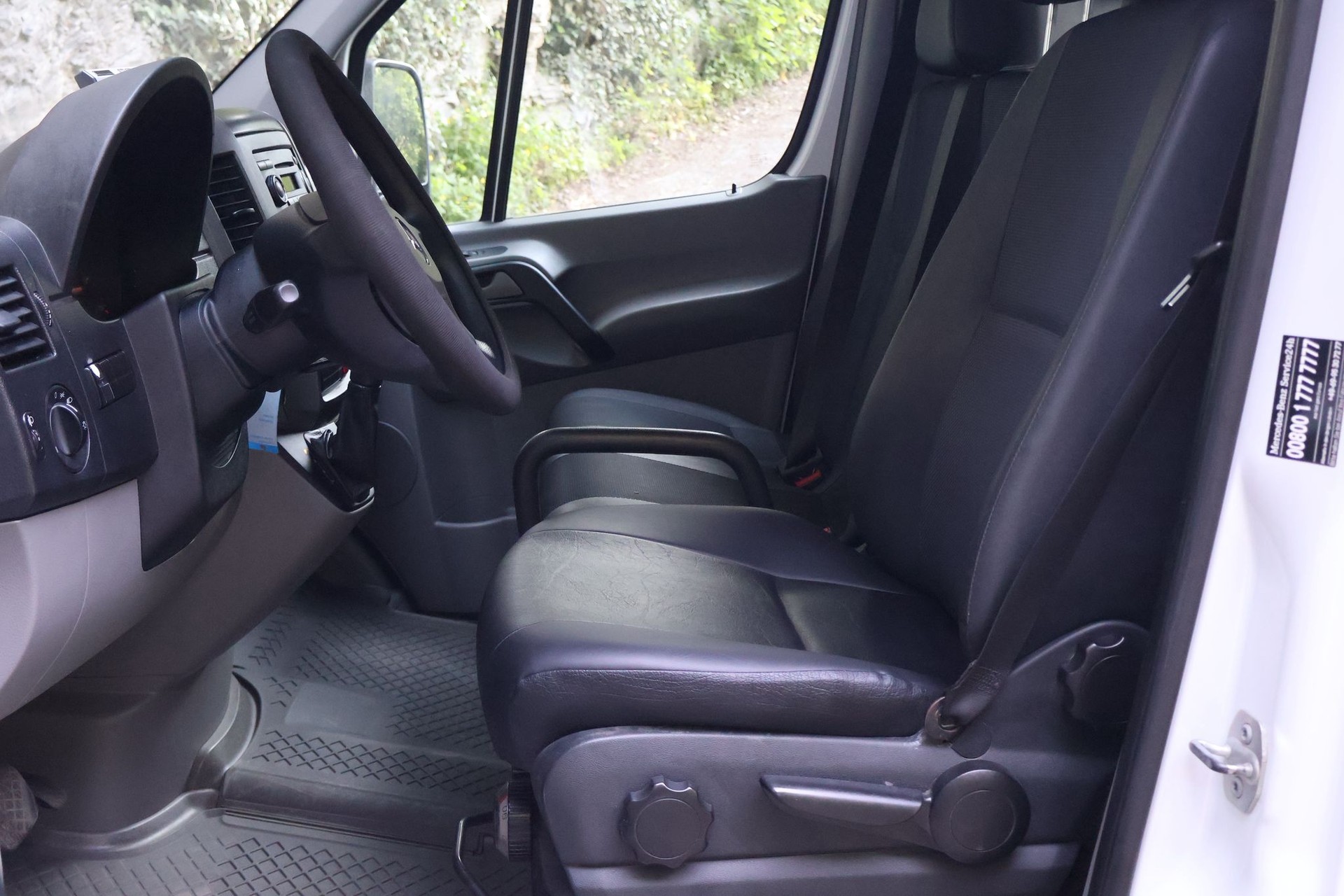 MERCEDES-BENZ Sprinter 519 CDI Lang 4x4-image-7