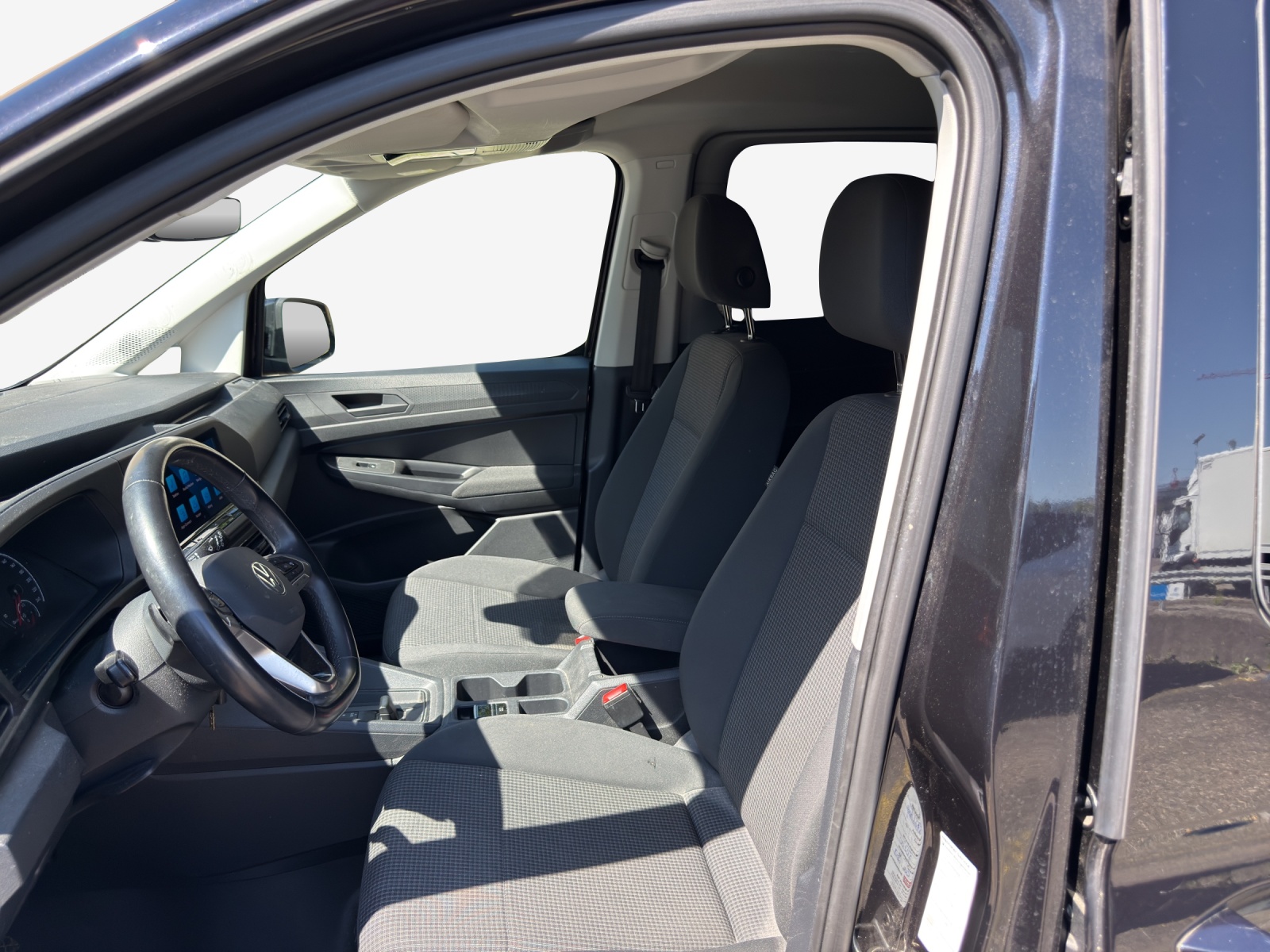 VW Caddy 2.0 TDI DSG-image-7