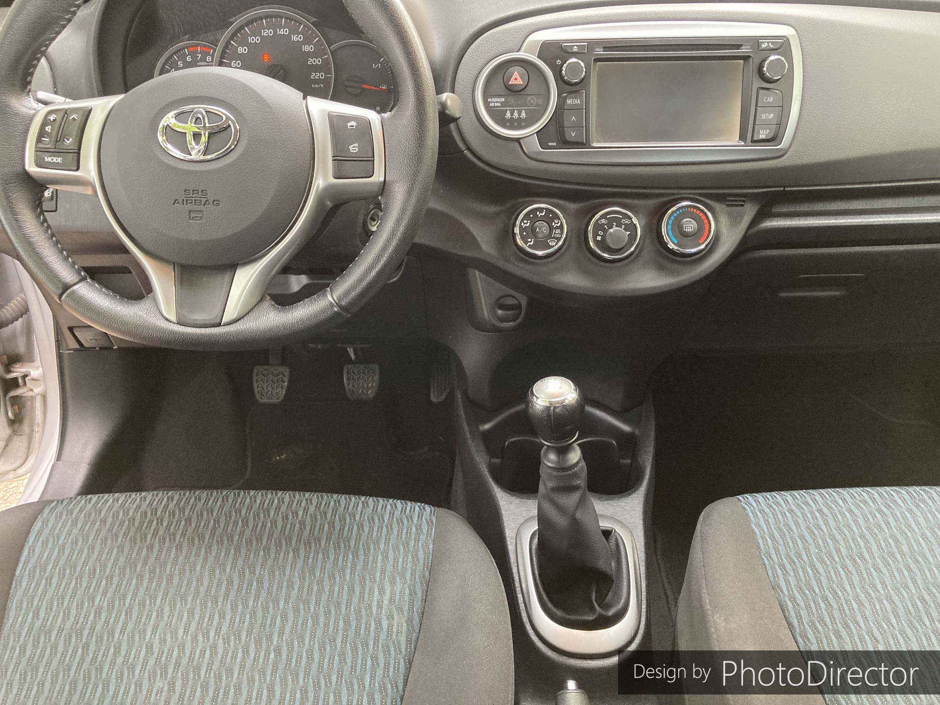 TOYOTA Yaris 1.33 Luna-image-5