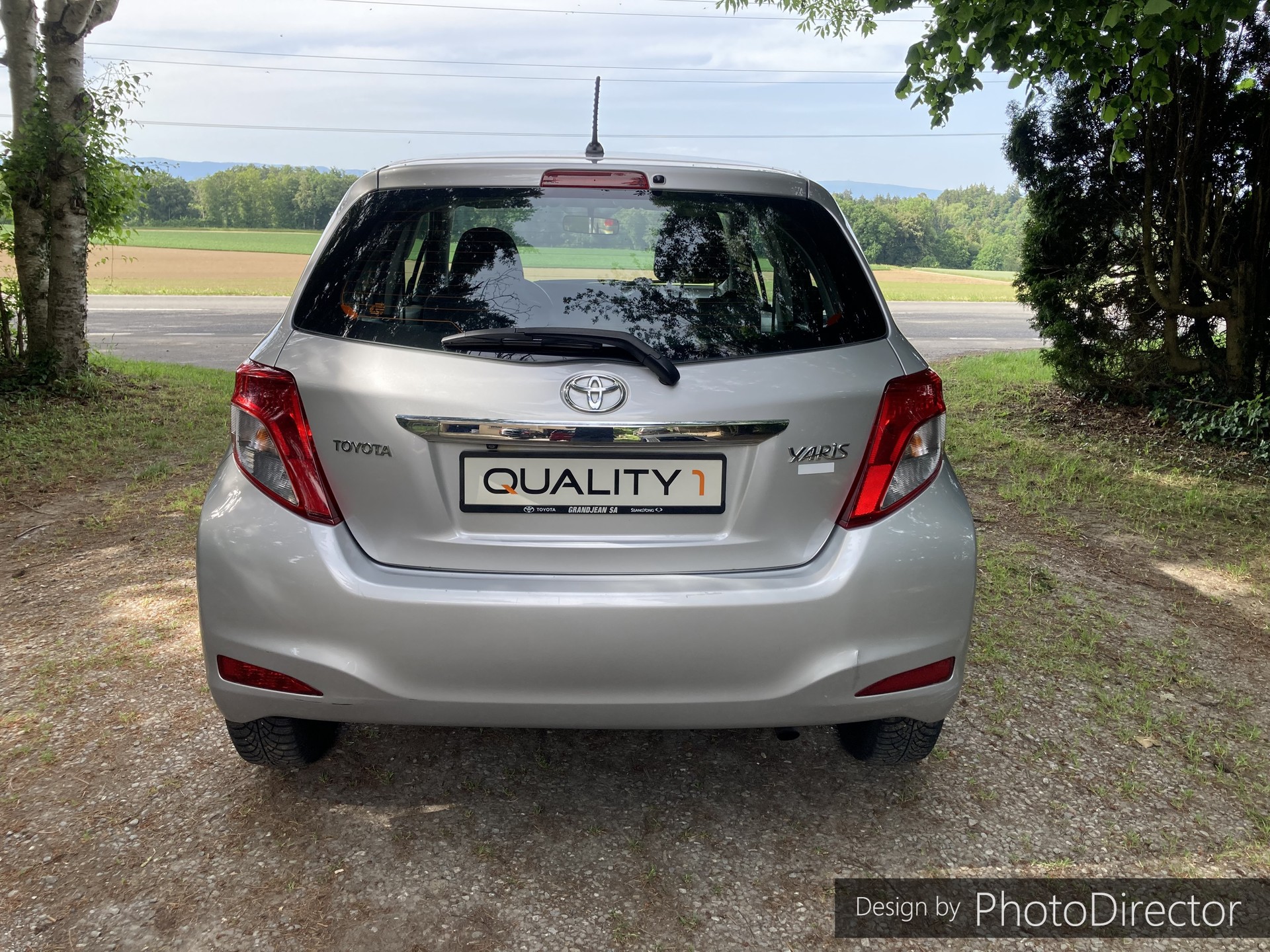 TOYOTA Yaris 1.33 Luna-image-12