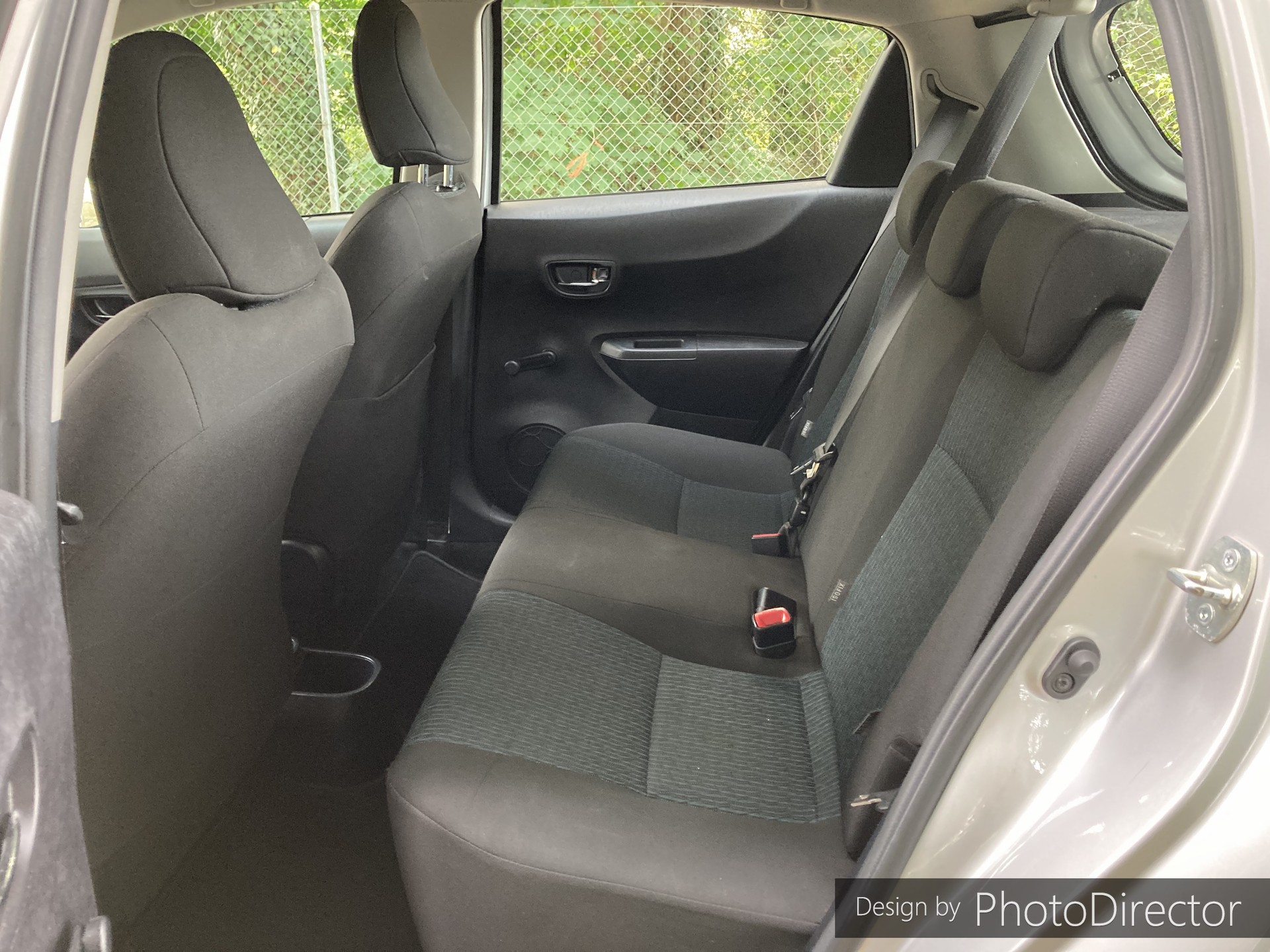 TOYOTA Yaris 1.33 Luna-image-10