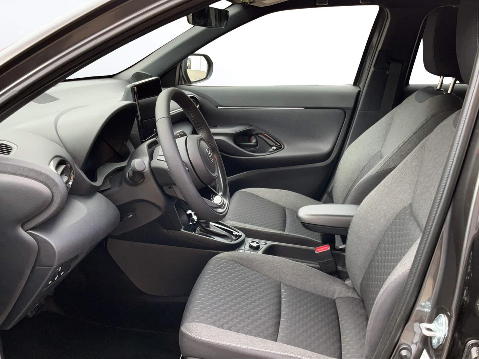 TOYOTA Yaris Cross 1.5 VVT-i HSD Trend AWD-i-image-3