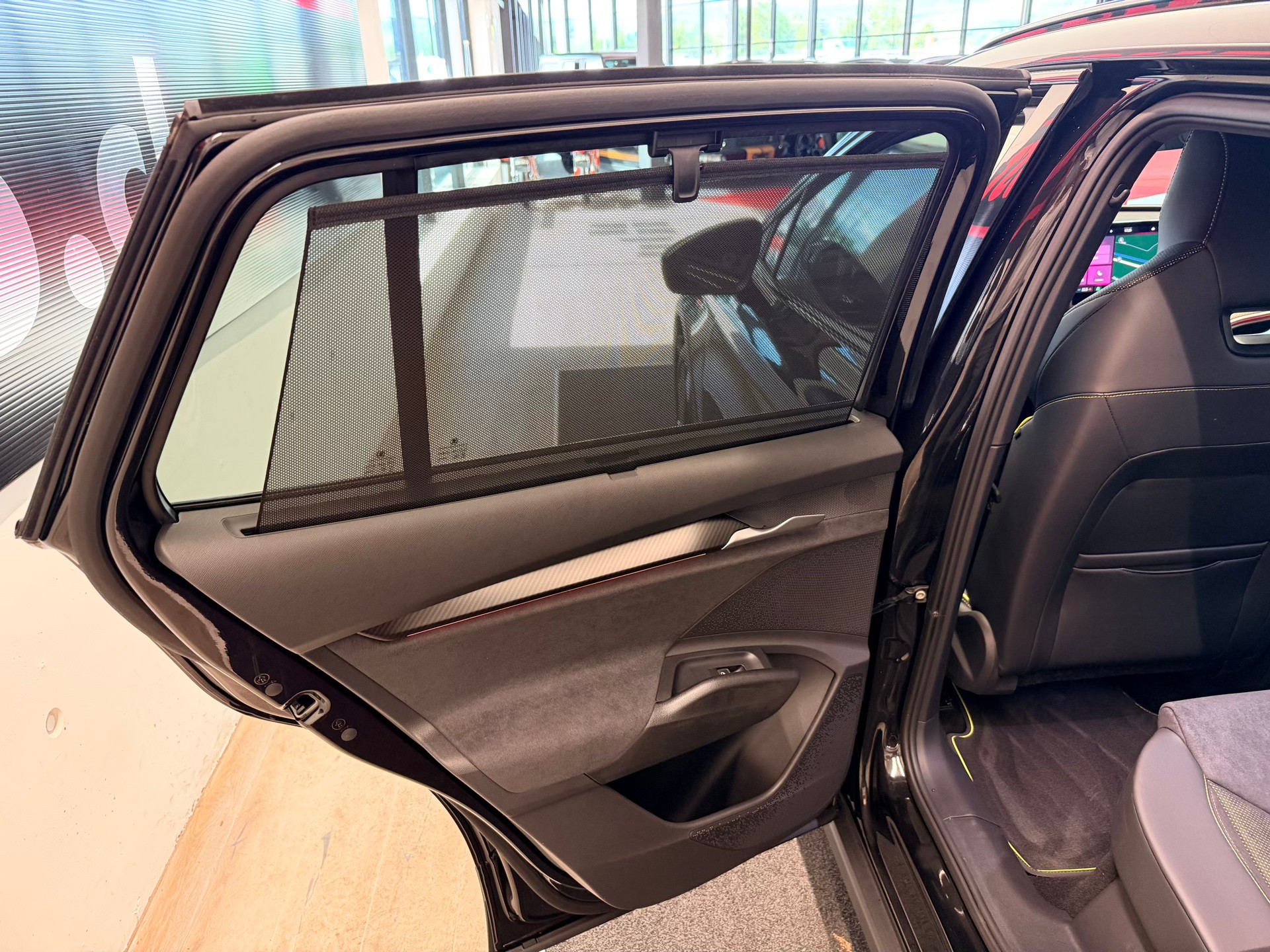 SKODA Elroq RS 4x4-image-17