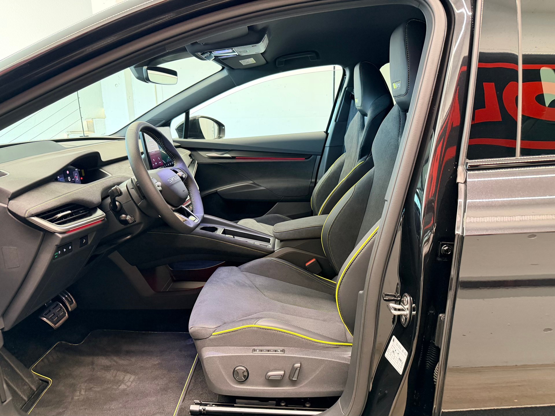 SKODA Elroq RS 4x4-image-14