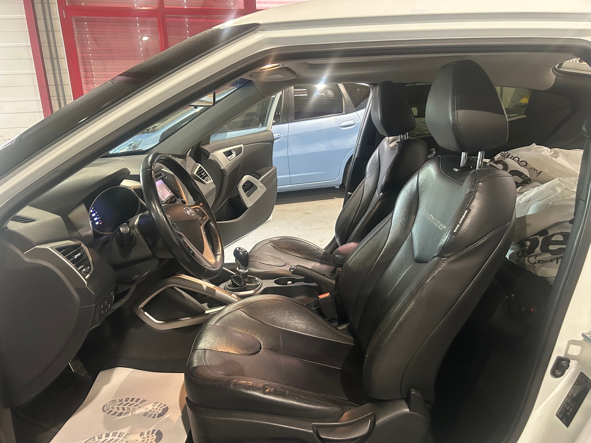HYUNDAI Veloster 1.6 GDI-image-9