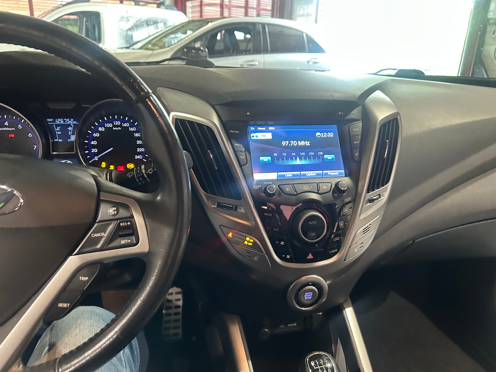 HYUNDAI Veloster 1.6 GDI-image-8