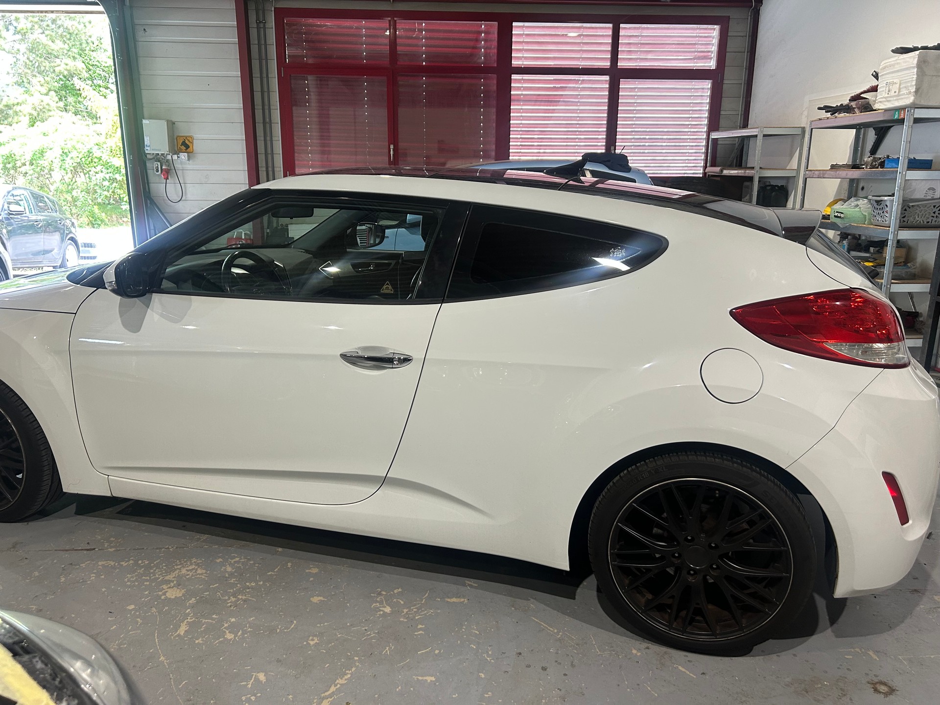 HYUNDAI Veloster 1.6 GDI-image-2