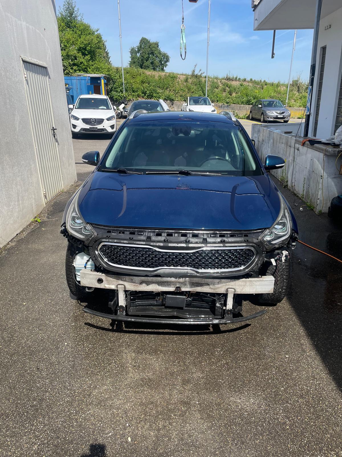 KIA Niro 1.6GDi Hybrid Trend DCT-image-13