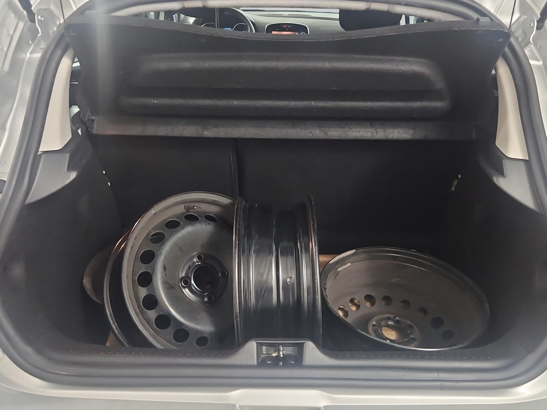 RENAULT Clio 0.9 12V Zen-image-15