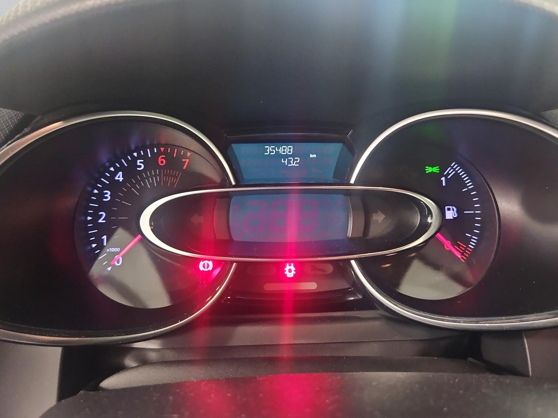 RENAULT Clio 0.9 12V Zen-image-10