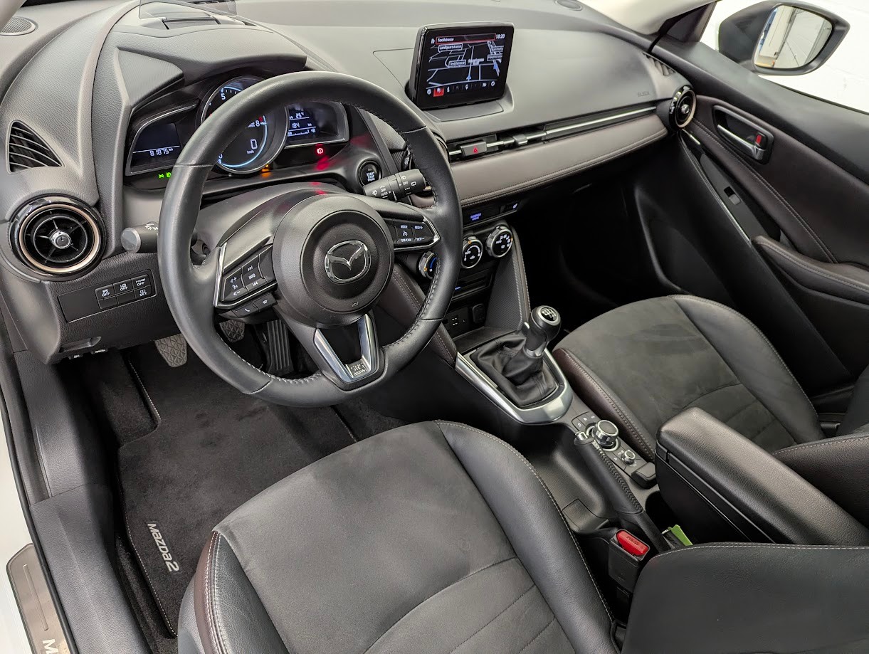 MAZDA 2 1.5 115 Revolution*12MT GAR KOMPLETTER MAZDA-SPOILERKIT SEBRING-SPORTAUSPUFF TEILLEDER NAVI CAM*-image-6