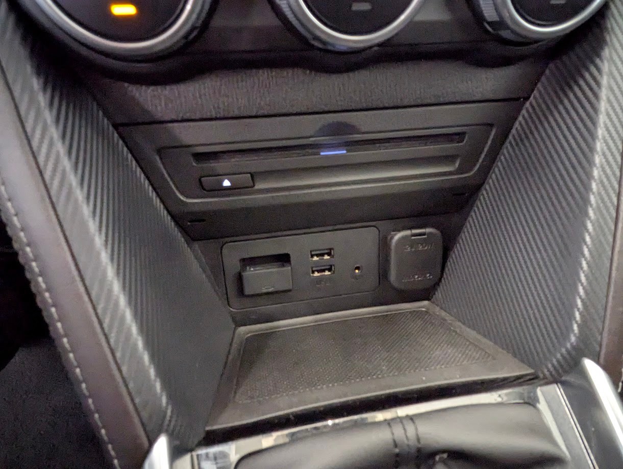 MAZDA 2 1.5 115 Revolution*12MT GAR KOMPLETTER MAZDA-SPOILERKIT SEBRING-SPORTAUSPUFF TEILLEDER NAVI CAM*-image-21