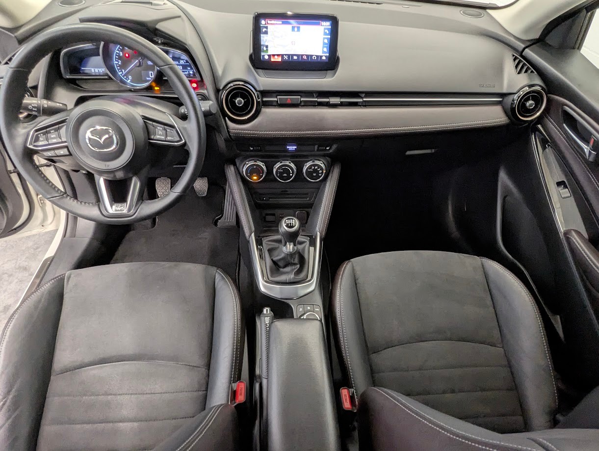 MAZDA 2 1.5 115 Revolution*12MT GAR KOMPLETTER MAZDA-SPOILERKIT SEBRING-SPORTAUSPUFF TEILLEDER NAVI CAM*-image-25