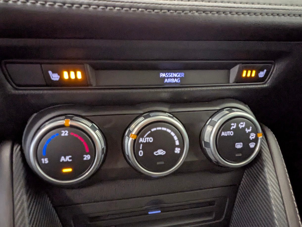 MAZDA 2 1.5 115 Revolution*12MT GAR KOMPLETTER MAZDA-SPOILERKIT SEBRING-SPORTAUSPUFF TEILLEDER NAVI CAM*-image-20