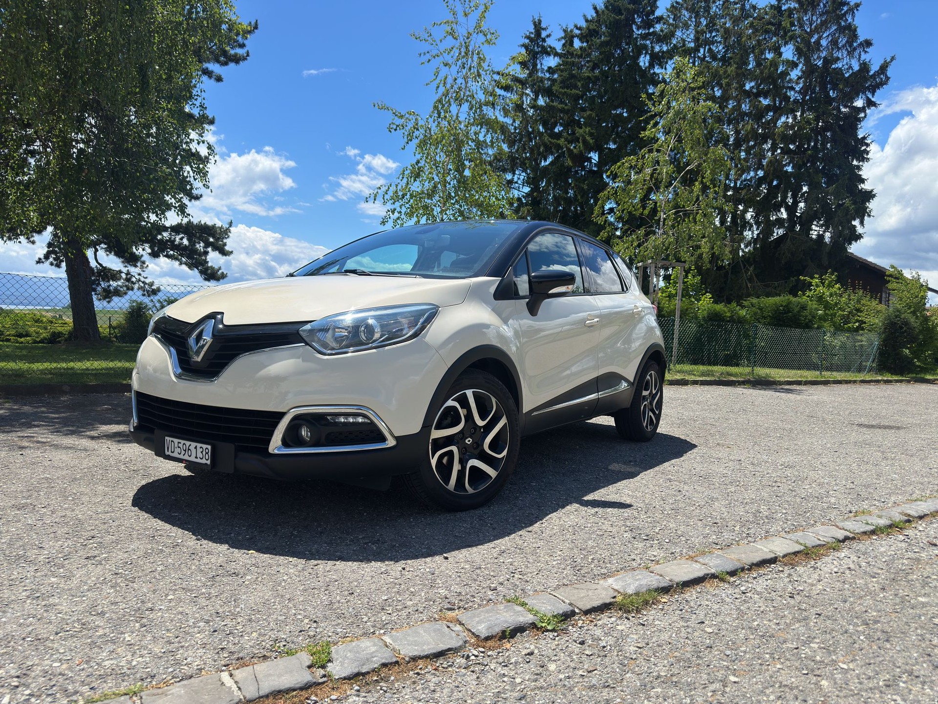 RENAULT Captur 1.2 T 16V Dynamique EDC-image-0