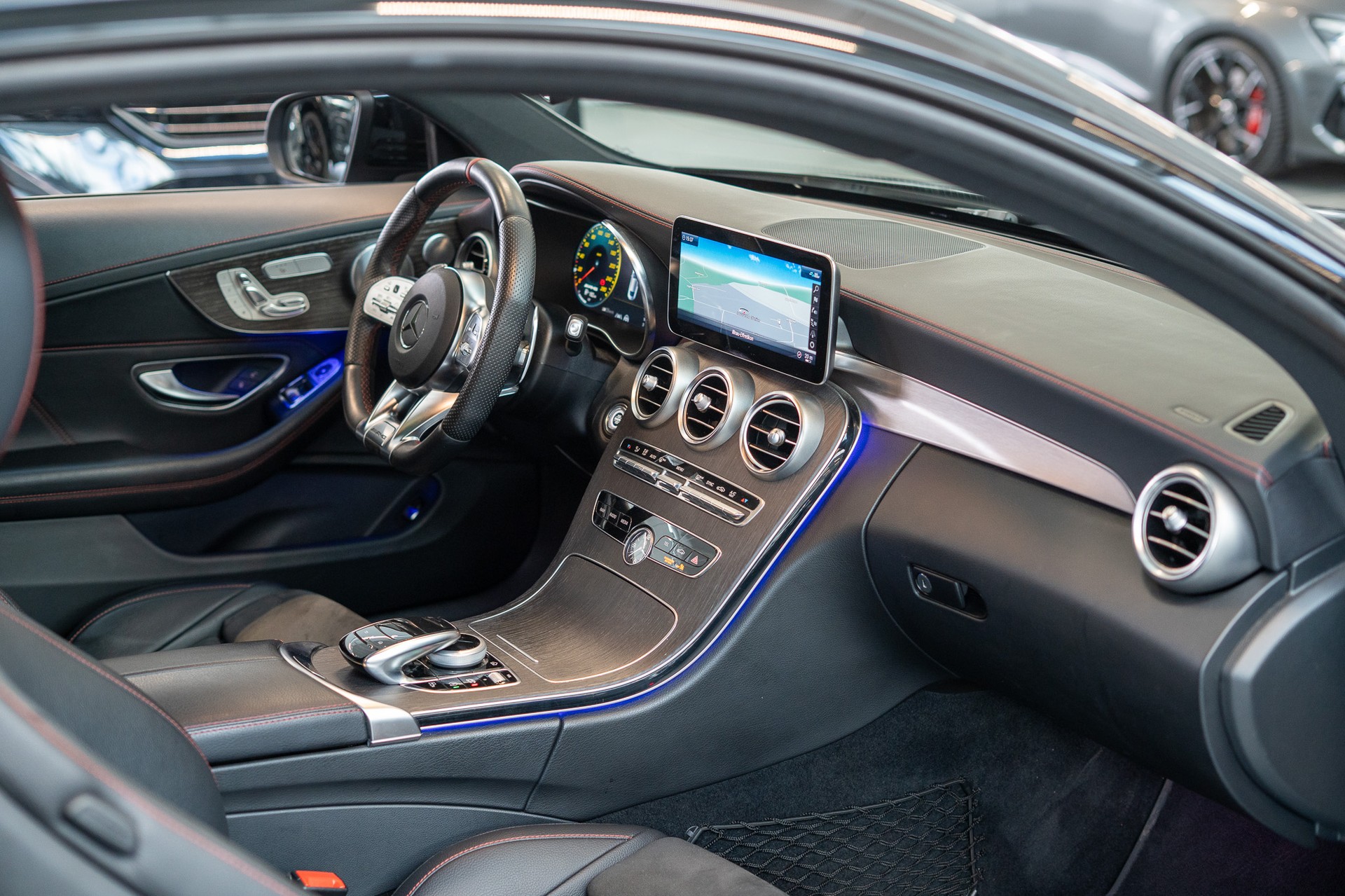 MERCEDES-BENZ C 43 AMG 4matic Coupé / CH-Fahrzeug / ohne OPF / Panorama-Schiebedach-image-13