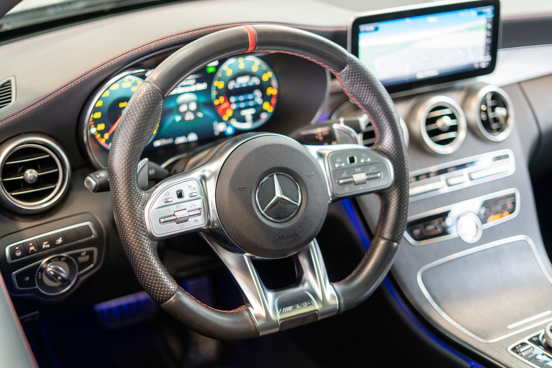 MERCEDES-BENZ C 43 AMG 4matic Coupé / CH-Fahrzeug / ohne OPF / Panorama-Schiebedach-image-7