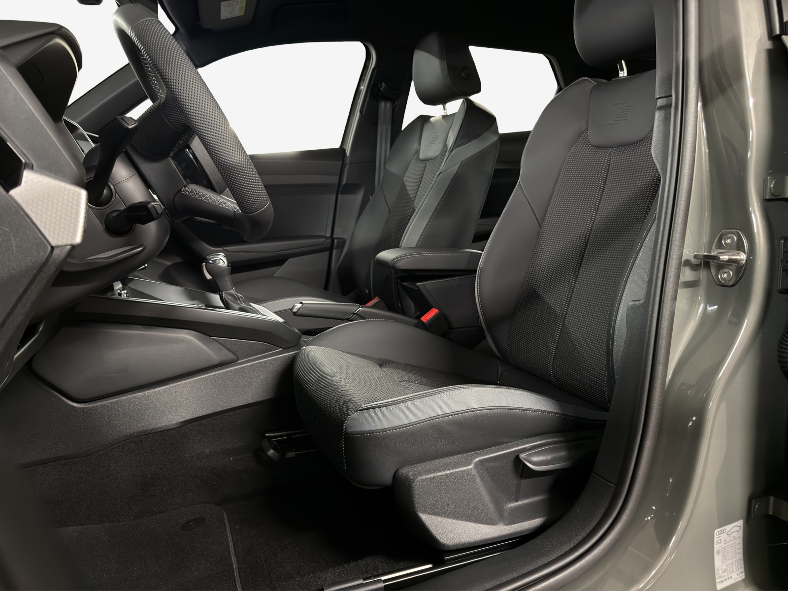 AUDI A1 Sportback 30 TFSI Attraction S-tronic-image-2
