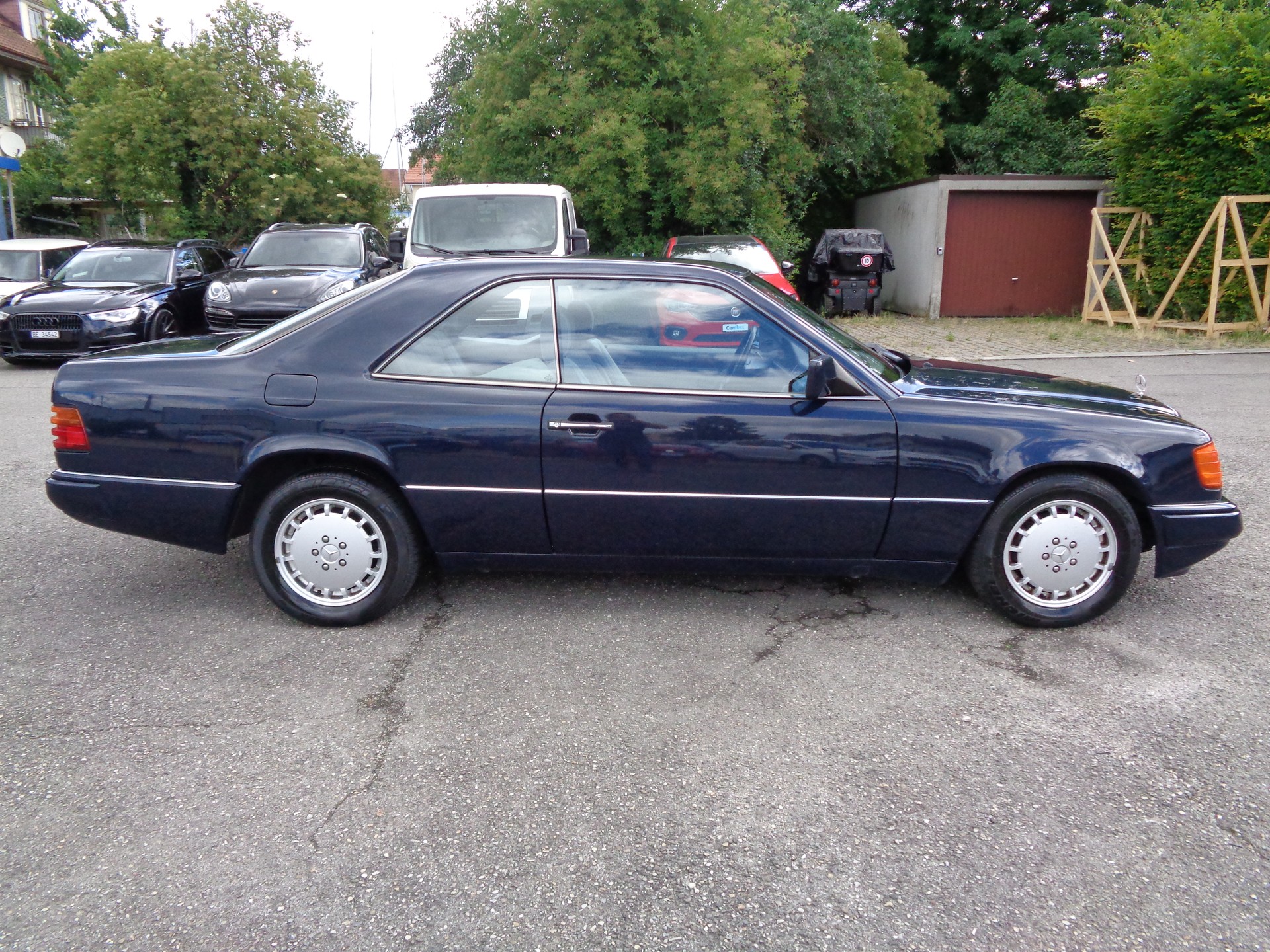 MERCEDES-BENZ 300 CE-image-4