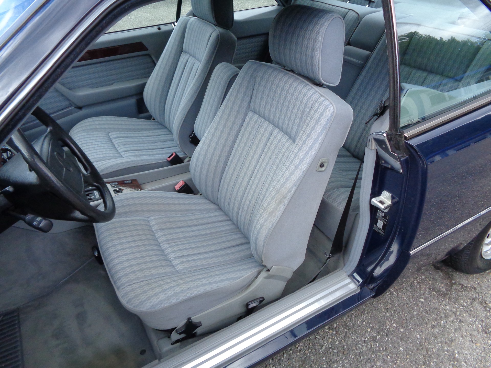MERCEDES-BENZ 300 CE-image-9