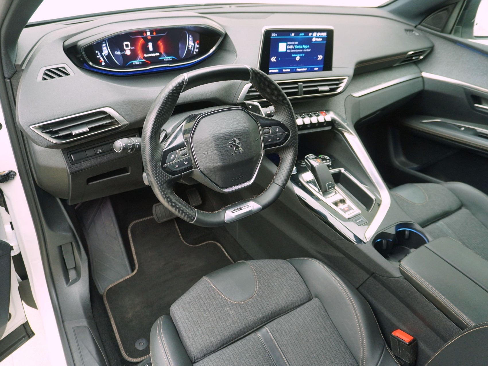PEUGEOT 3008 1.5 BlueHDi GT Line-image-10