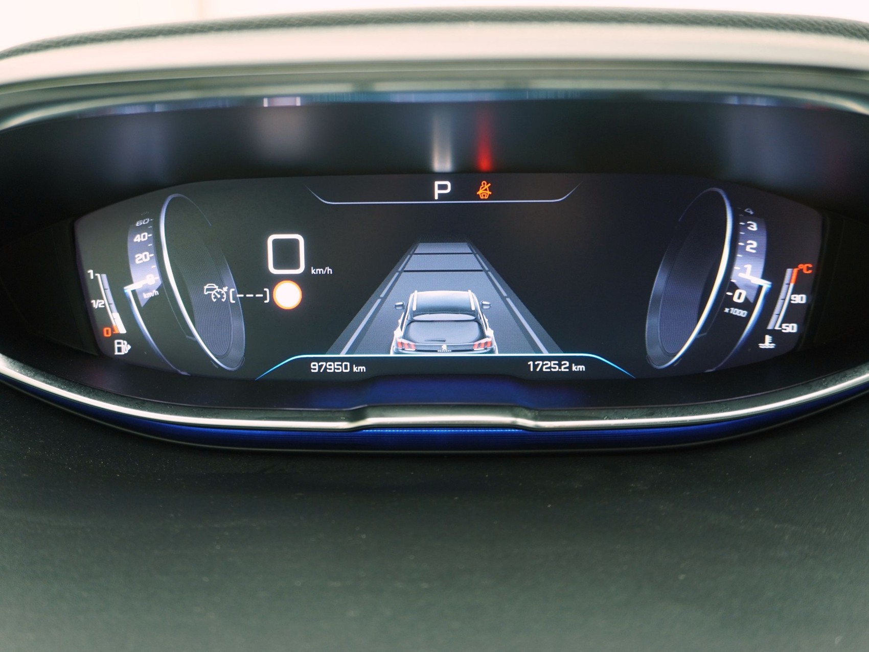 PEUGEOT 3008 1.5 BlueHDi GT Line-image-17