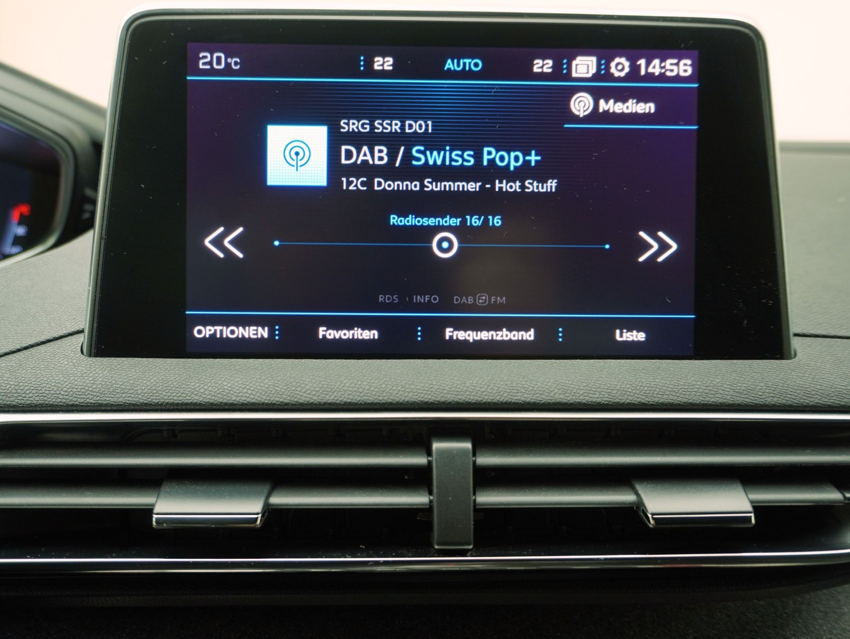 PEUGEOT 3008 1.5 BlueHDi GT Line-image-20