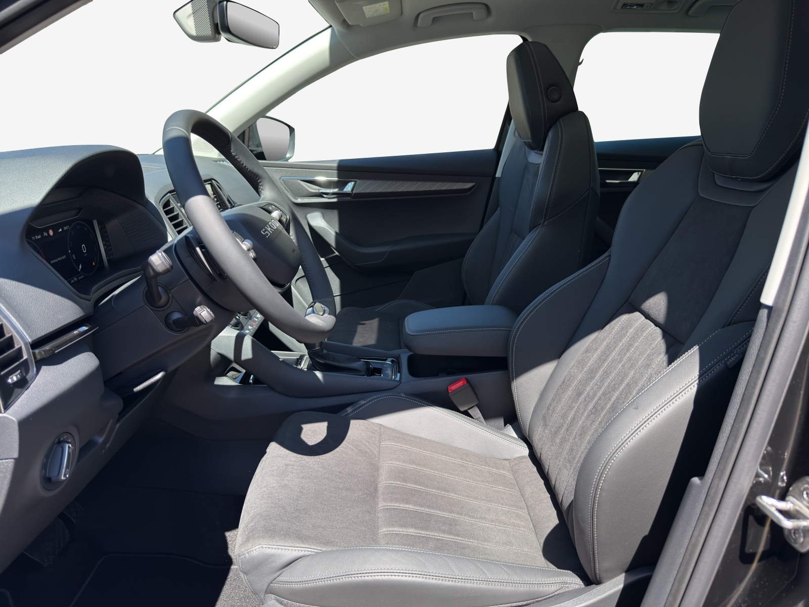 SKODA Karoq 1.5 TSI Dynamic DSG-image-7