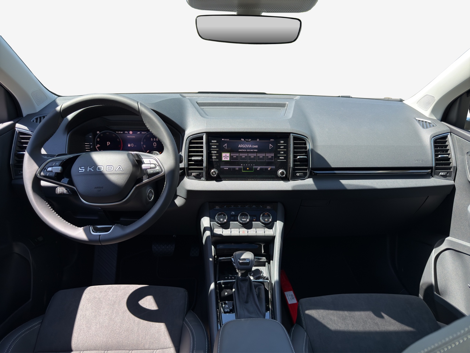SKODA Karoq 1.5 TSI Dynamic DSG-image-8