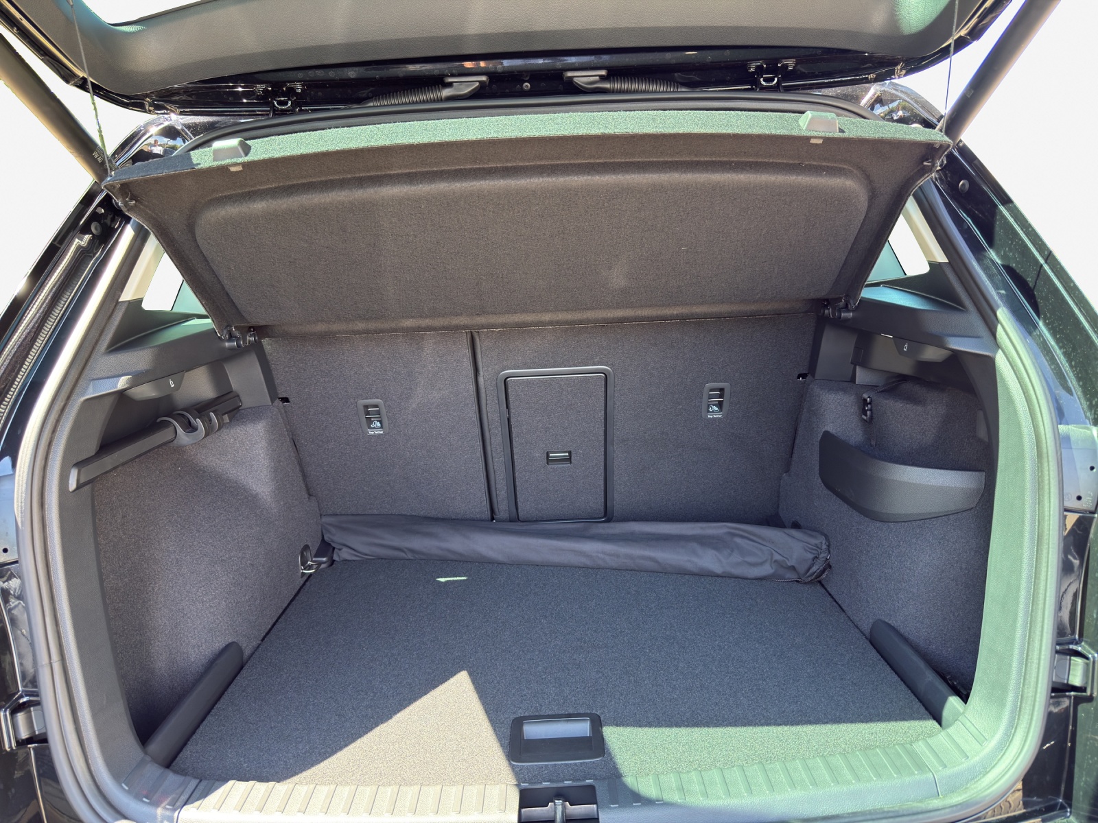 SKODA Karoq 1.5 TSI Dynamic DSG-image-12