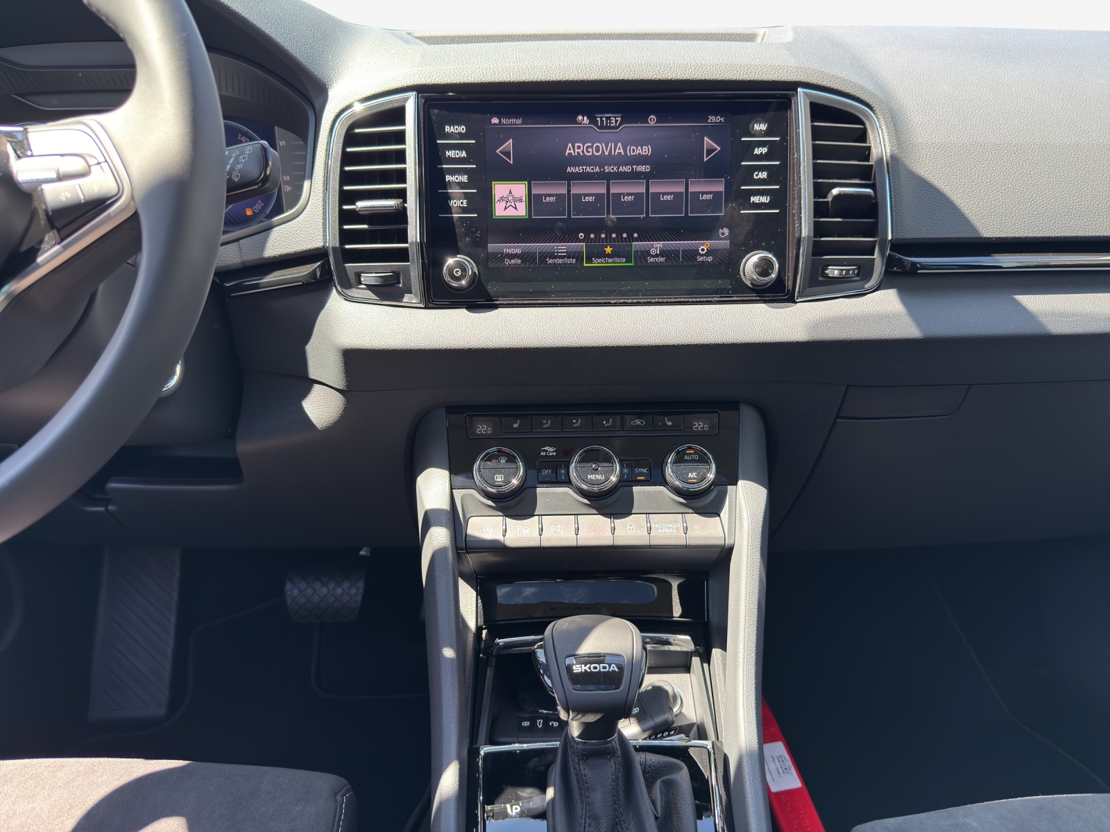 SKODA Karoq 1.5 TSI Dynamic DSG-image-10
